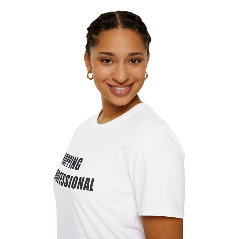 Stylish T-Shirt for Shopaholics: Professional Shopper Graphic Tee - Image 3